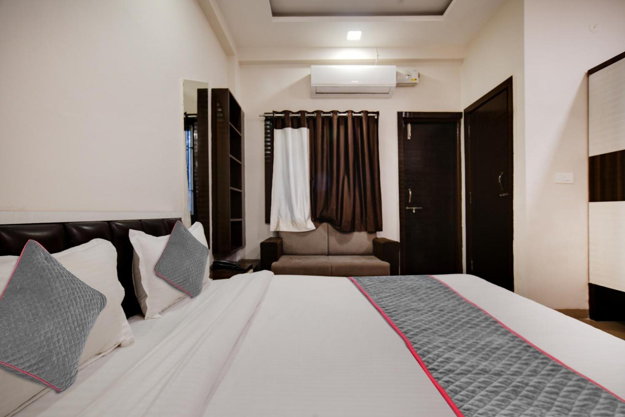 Townhouse Prime Stay Индор Екстериор снимка