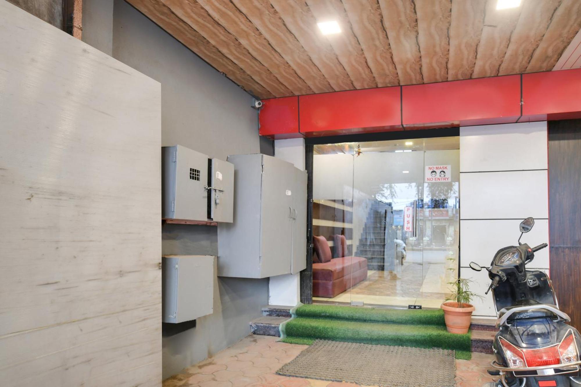 Townhouse Prime Stay Индор Екстериор снимка