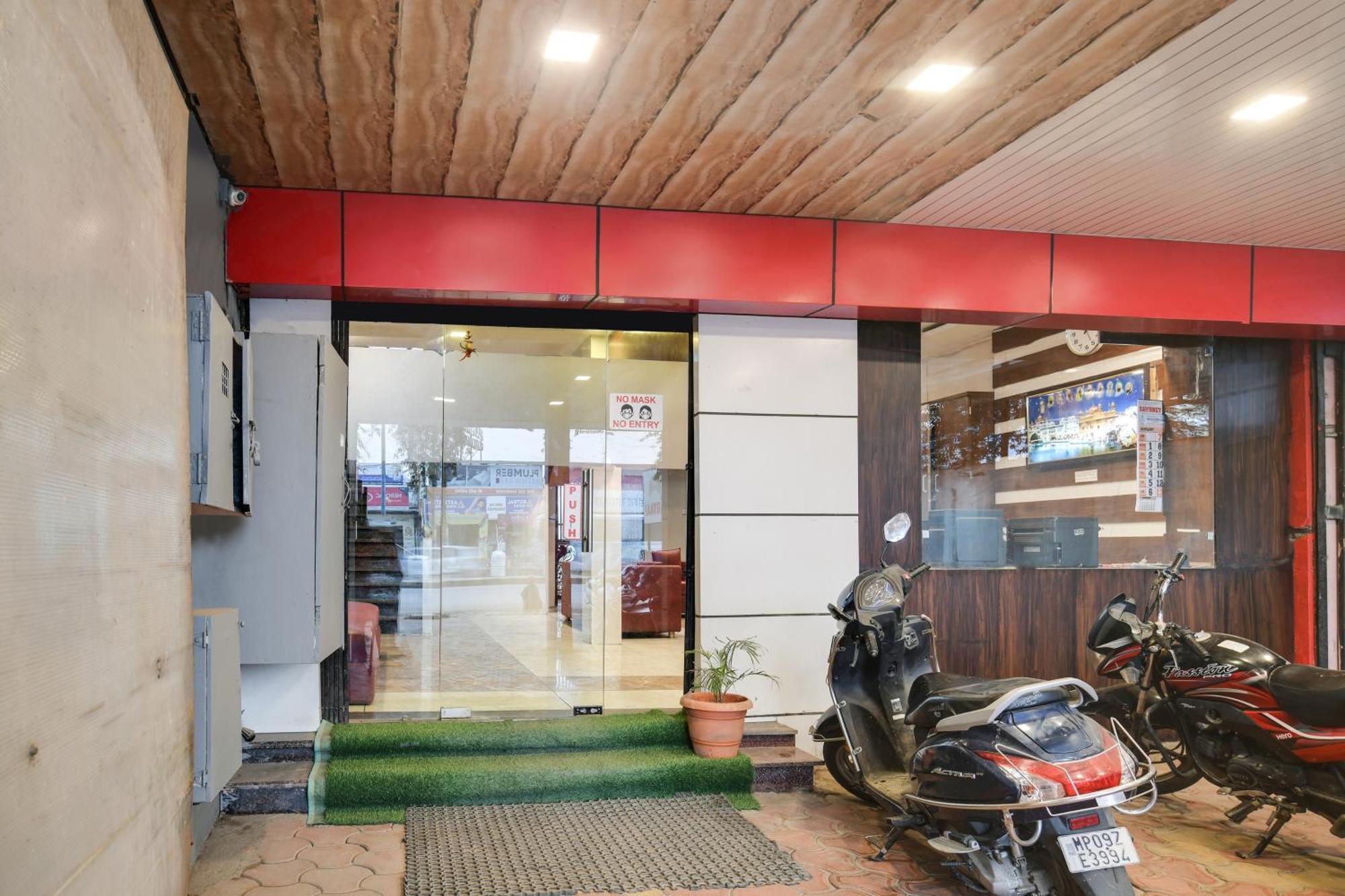 Townhouse Prime Stay Индор Екстериор снимка